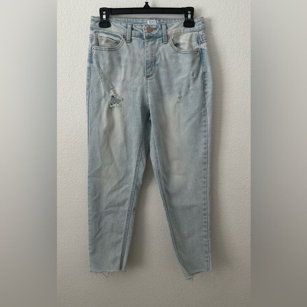 NWOT Light Blue Distressed Women's Jeans w/ Raw Hem